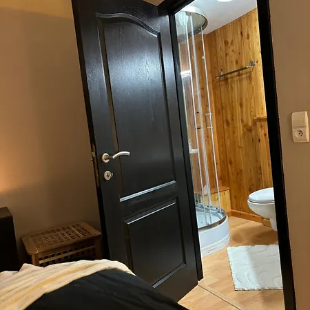 Au Charme De Bed & Breakfast