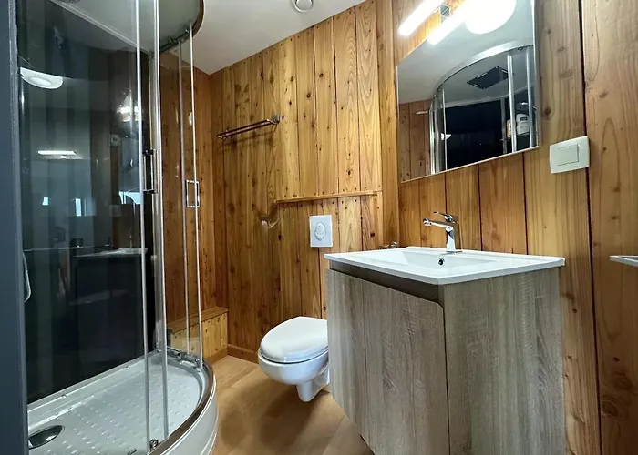 Au Charme De Bed & Breakfast